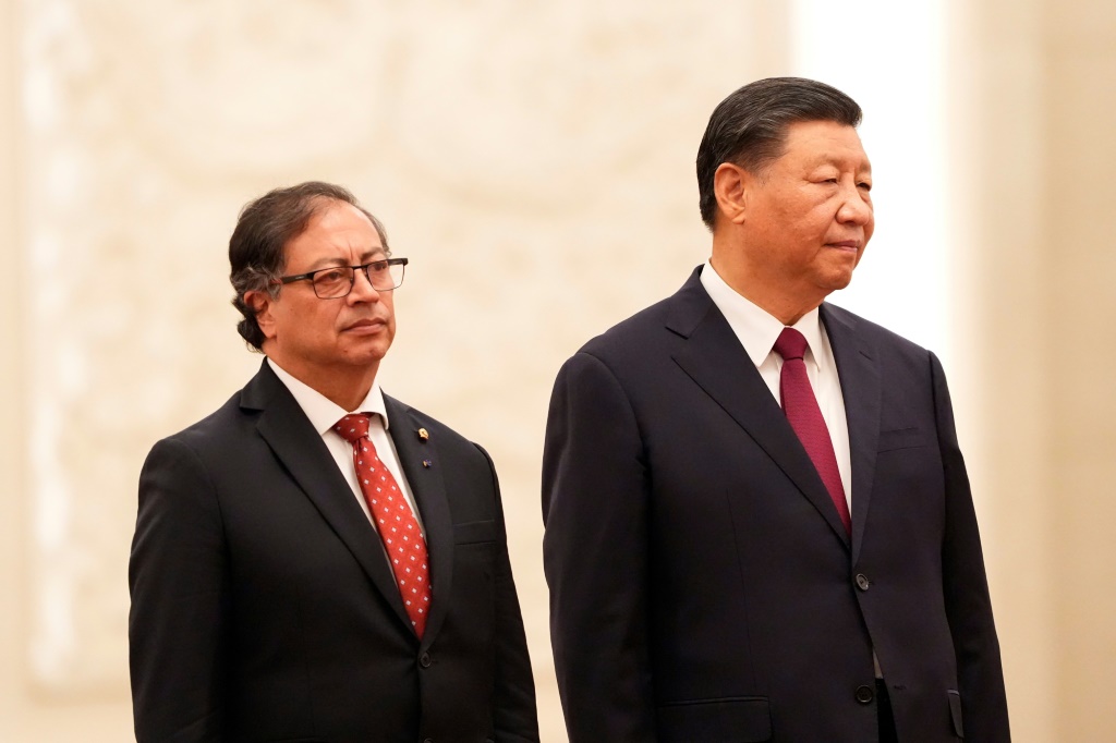 أشاد الرئيس الصيني شي جين بينغ يوم الأربعاء "بالشراكة الاستراتيجية" الجديدة لبلاده مع كولومبيا (أ ف ب)   
