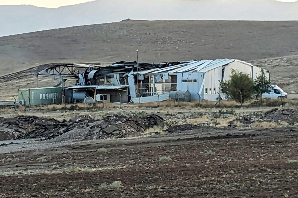    مطار عربت في السليمانية بعد تعرضه للقصف في 18 أيلول/سبتمبر 2023 (أ ف ب)   