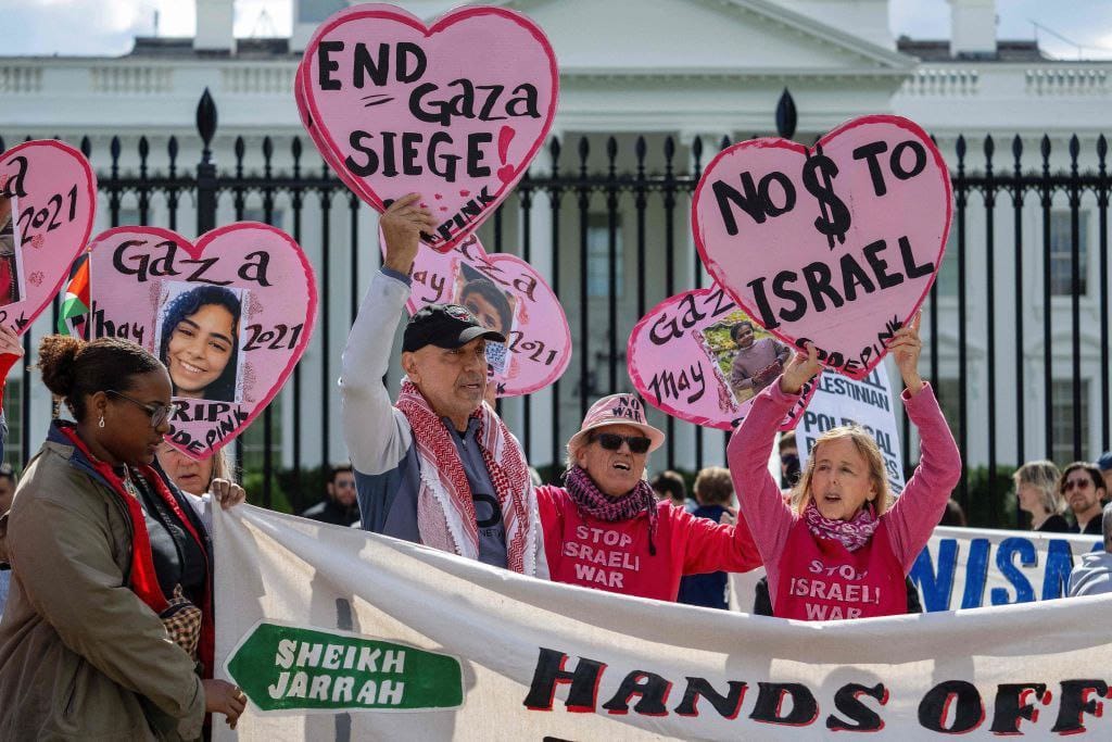 مظاهرات كبرى في أمريكا دعماً لفلسطين.. طالبوا بوقف الهجوم الوحشي على غزة (X)