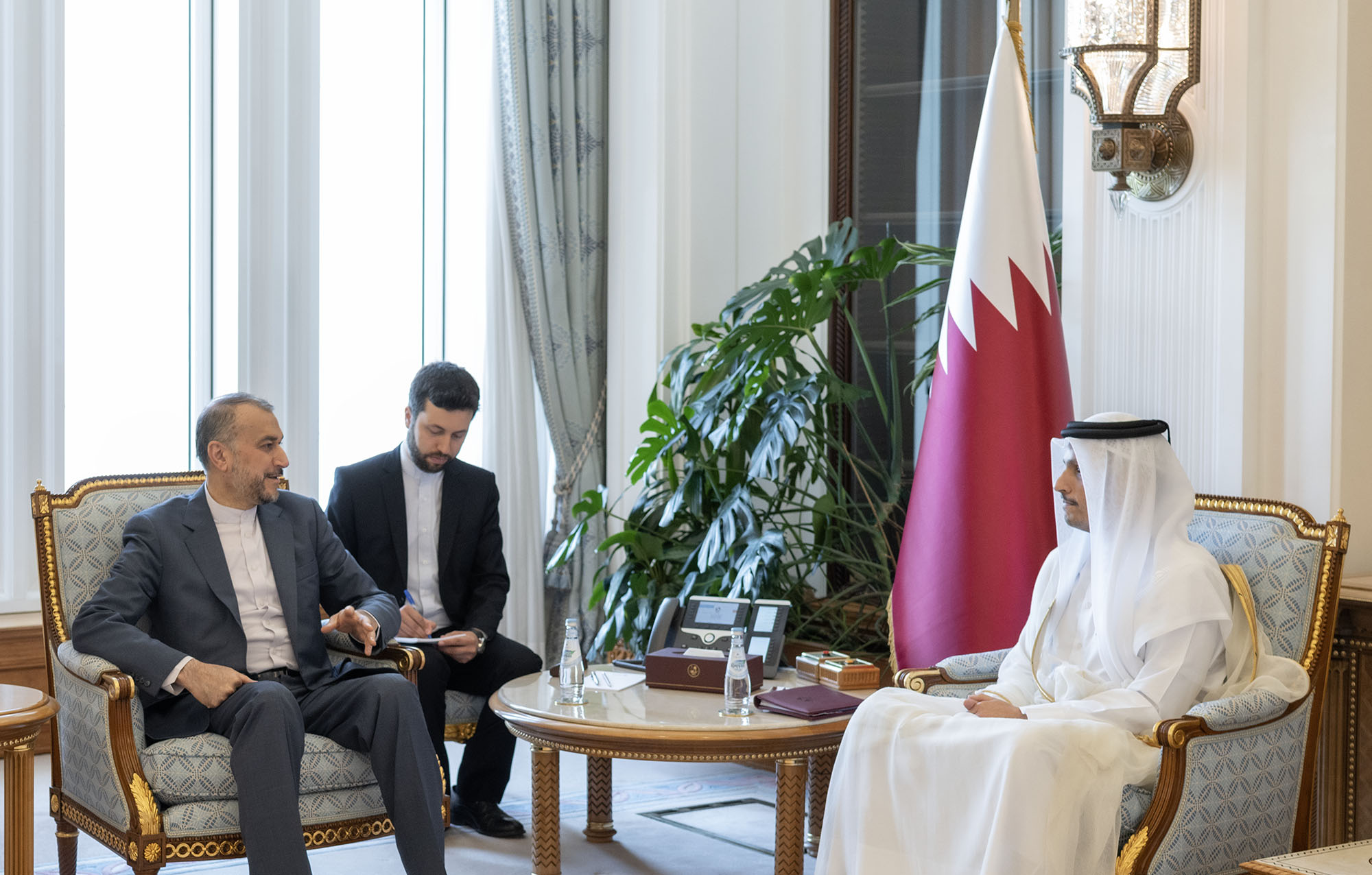 أرشيفية للقاء بين الشيخ محمد بن عبدالرحمن بن جاسم آل ثاني رئيس مجلس الوزراء وزير الخارجية القطري و حسين أمير عبداللهيان وزير الخارجية الإيراني (الخارجية القطرية)