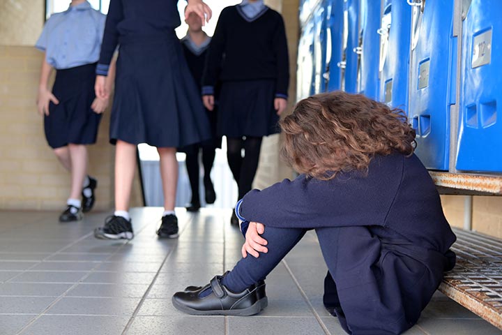 كيف تساعد طفلك على التخلص من التنمّر المدرسي؟ (الاسرة)