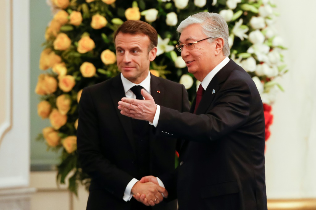 قال رئيس كازاخستان قاسم جومارت توكاييف إن فرنسا هي "الشريك الرئيسي والموثوق لبلاده في الاتحاد الأوروبي". (أ ف ب)   