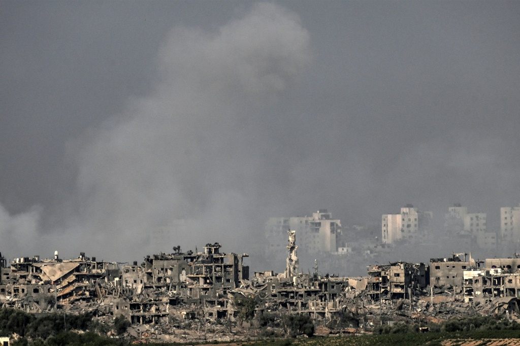 وتقول إسرائيل إنها ضربت 11 ألف هدف في غزة (أ ف ب)   