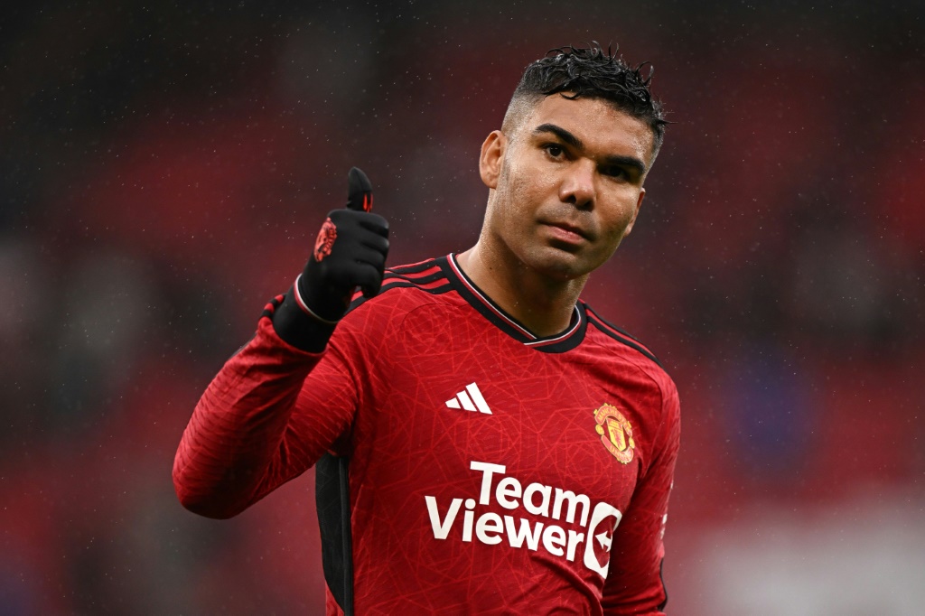 لاعب وسط مانشستر يونايتد الدولي البرازيلي كازيميرو خلال المباراة ضد كريستال بالاس في الدوري الانكليزي في مانشستر في 30 أيلول/سبتمبر 2023 (ا ف ب)