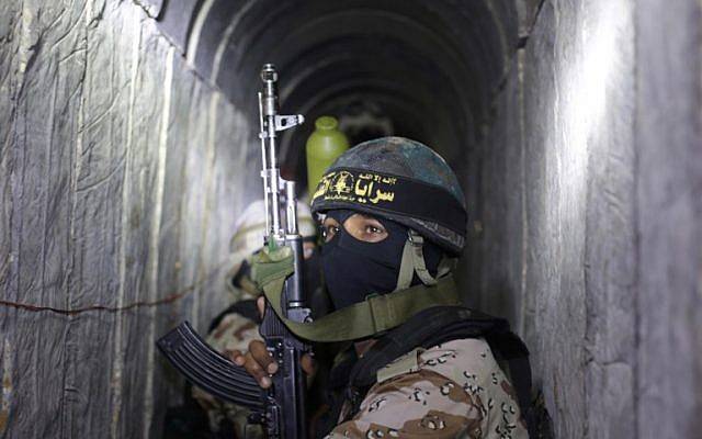 قالت «حماس» في عام 2021 إنها قامت ببناء أنفاق بطول 500 كيلومتر تحت غزة (أ.ف.ب)