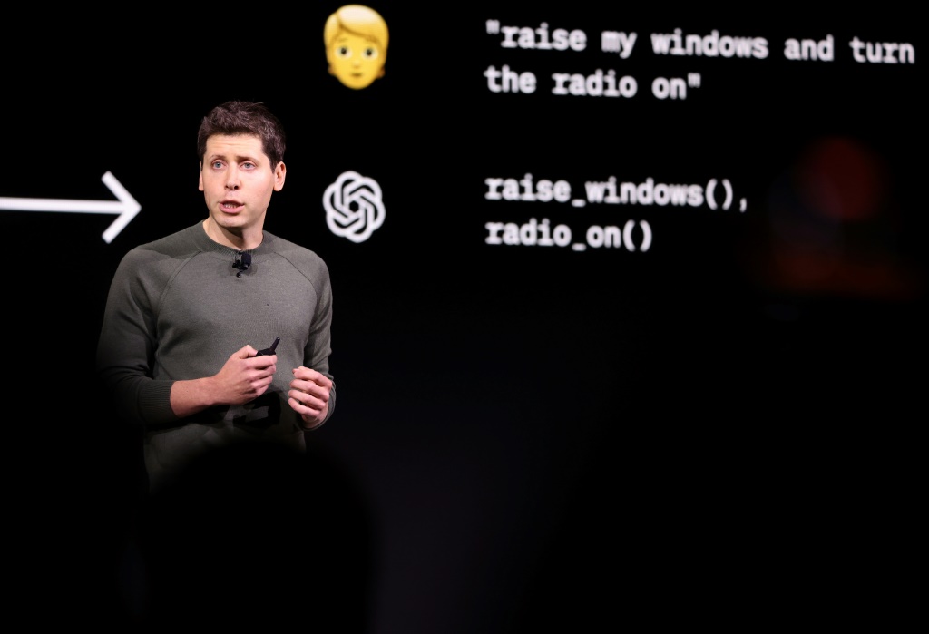 أعلن سام ألتمان، الرئيس التنفيذي لشركة OpenAI، عن إصدار "Turbo" جديد من برنامج الذكاء الاصطناعي الشهير ChatGPT بالإضافة إلى أسعار أقل لجعل الاستفادة من هذه التكنولوجيا أرخص (ا ف ب)