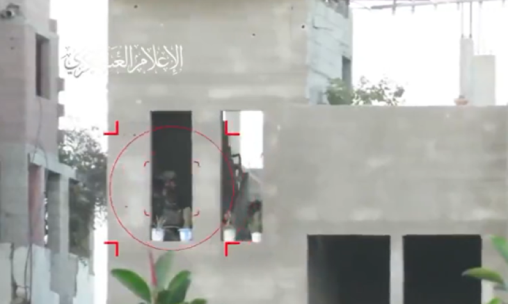 القسام قالت أنها استهدفت منزلا كان &ldquo;جنود إسرائيليون يتحصنون فيه (مواقع التواصل)