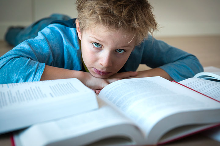 ما هو فرط القراءة لدى الأطفال؟ هل هو مرض أم إعاقة أم قدرة خارقة؟ (الاسرة)