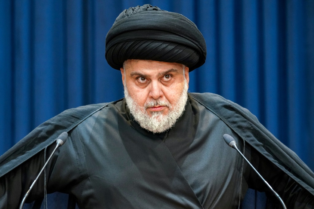 صورة ملتقطة في 30 آب أغسطس 2022 لرجل الدين الشيعي مقتدى الصدر في مدينة النجف بوسط العراق (ا ف ب)