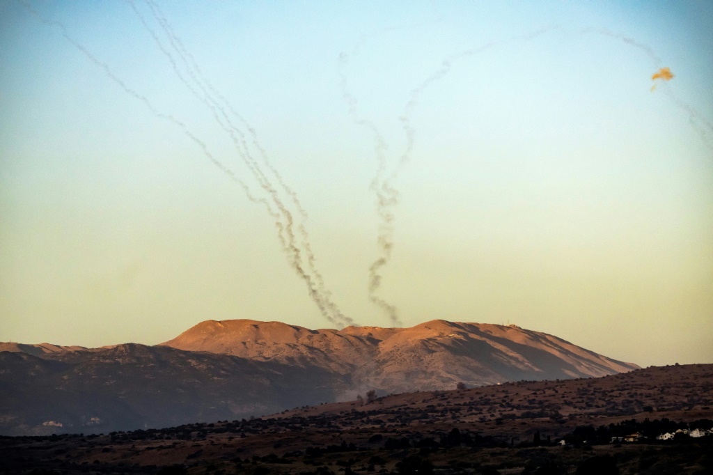 أعلن الجيش الإسرائيلي، مساء اليوم الأحد، إصابة 6 إسرائيليين بجروح خطيرة بعد تعرّض موقع عسكري قرب الحدود مع لبنان للقصف بصاروخ موجه (أ ف ب)