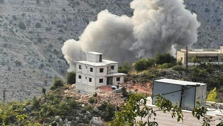 قصف اسرائيلي على جنوب لبنان (الأناضول)