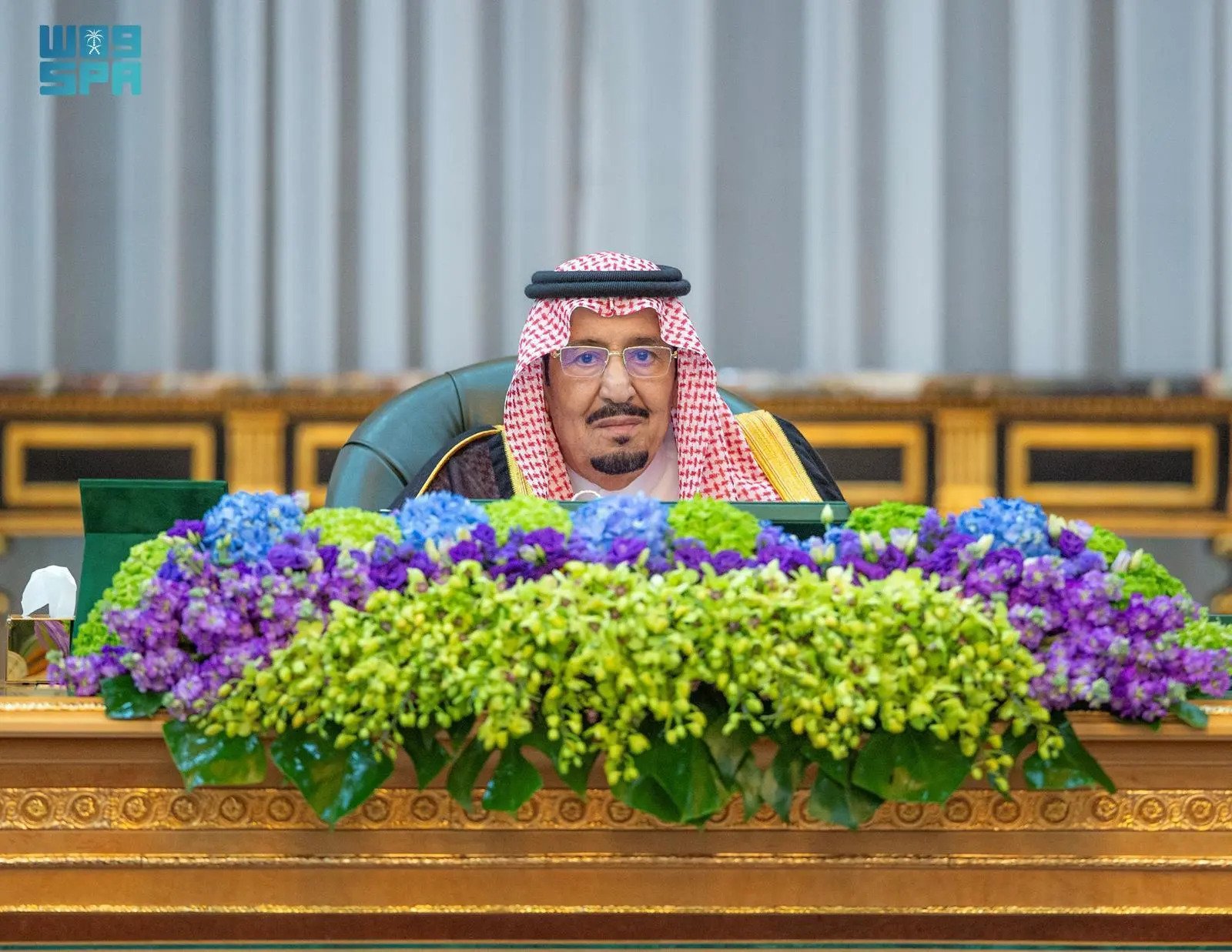 الملك سلمان بن عبدالعزيز لدى ترؤسه جلسة مجلس الوزراء بالرياض (واس)