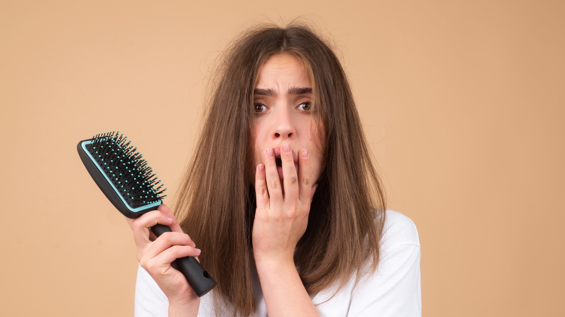 أخطاء شائعة في تصفيف الشعر.. تجعلك تبدين أكبر سناً (زهرة الخليج)