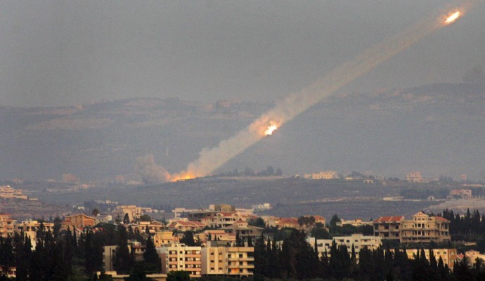 صاروخ حزب الله على اسرائيل (ا ف ب)