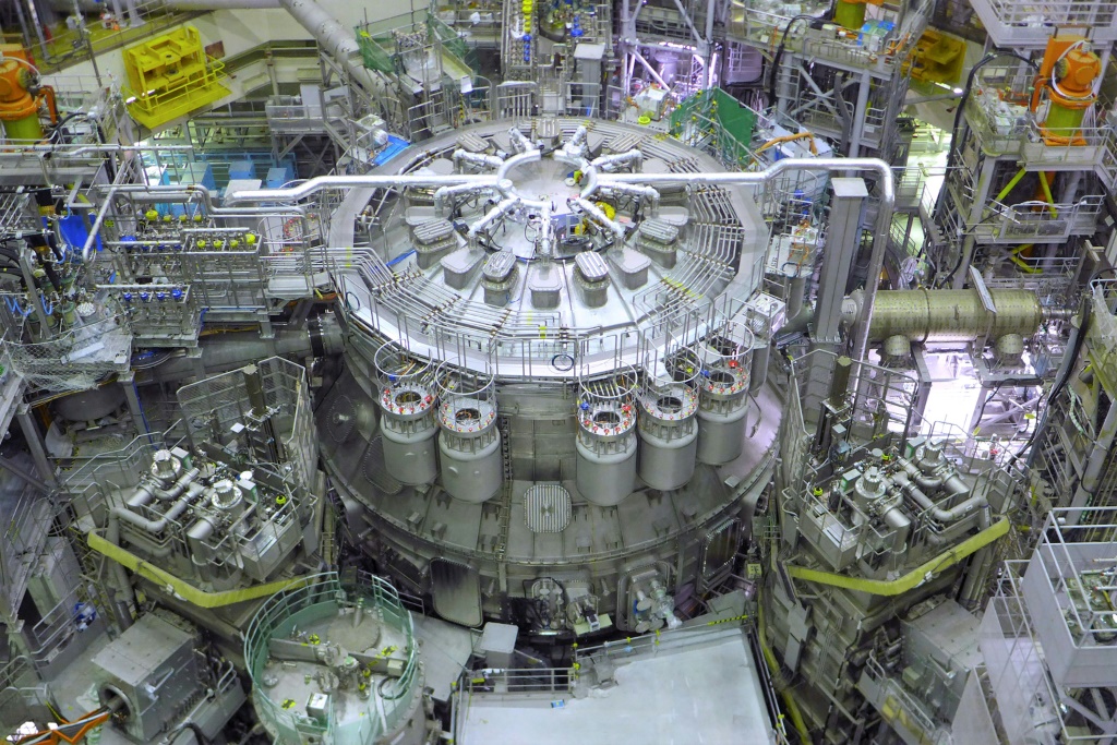 صورة التقطتها ووزعتها المعاهد الوطنية لعلوم وتكنولوجيا الكم بتاريخ 1 كانون الأول/ديسمبر 2023 لمفاعل JT-60SA في اليابان (ا ف ب)