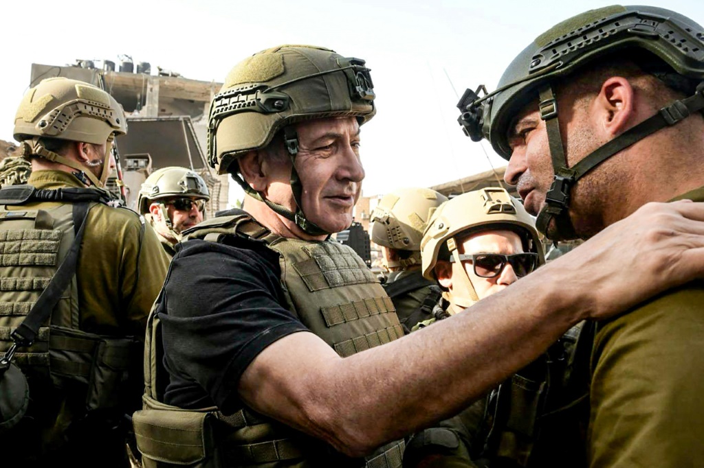في هذه الأثناء، يعزز بنيامين نتنياهو سجله باعتباره أطول رئيس وزراء بقاء في تاريخ إسرائيل (أ ف ب)