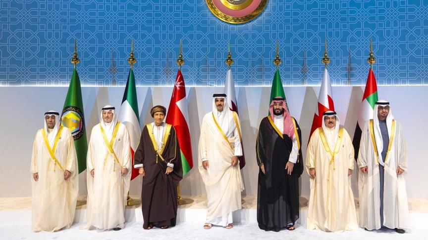 القادة المشاركون في قمة مجلس التعاون الخليجي الـ44 (الأناضول)