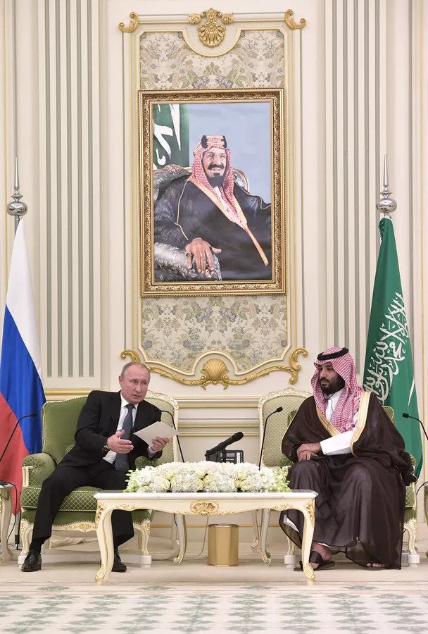الرئيس الروسي فلاديمير بوتين وولي العهد السعودي الأمير محمد بن سلمان (سبوتنيك)