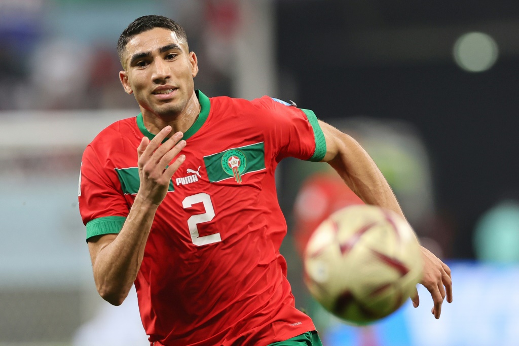 ينافس المغربي أشرف حكيمي على جائزة أفضل لاعب إفريقي لهذا الموسم (ا ف ب)