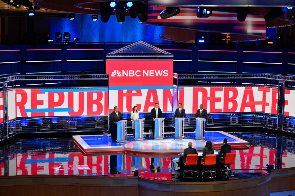 المناظرة الثالثة بين المرشحين الجمهوريين للانتخابات الرئاسية الأميركية في ميامي في 8 ت2/نوفمبر 2023 (ا ف ب)