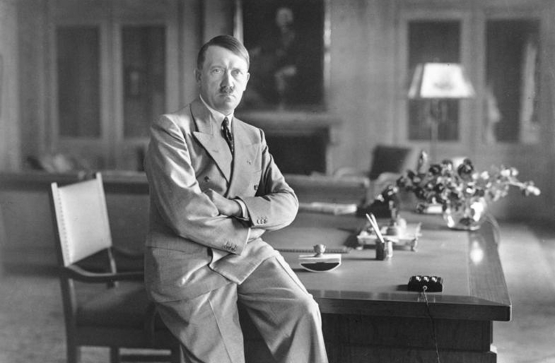 أدولف هتلر (ويكيبيديا)
