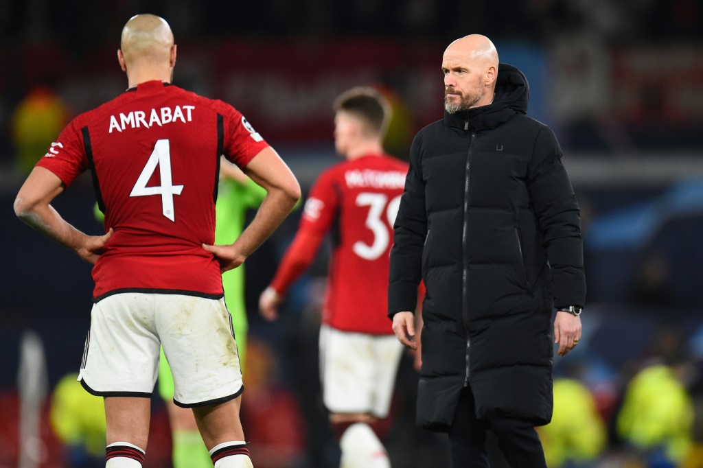 مدرب مانشستر يونايتد الانكليزي الهولندي إريك تن هاغ بعد الخسارة امام بايرن ميونيخ الالماني في ختام دور المجموعات من دوري أبطال اوروبا لكرة القدم يوم الثلاثاء 12 كانون الاول/ديسمبر 2023 على ملعب اولد ترافورد (ا ف ب