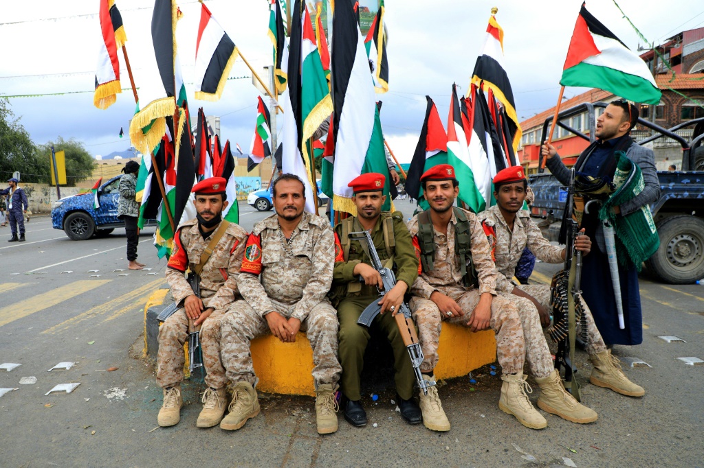 أفراد من قوات الأمن التابعة للحوثيين في العاصمة اليمنية صنعاء في 27 تشرين الأول أكتوبر 2023 ا( ف ب)