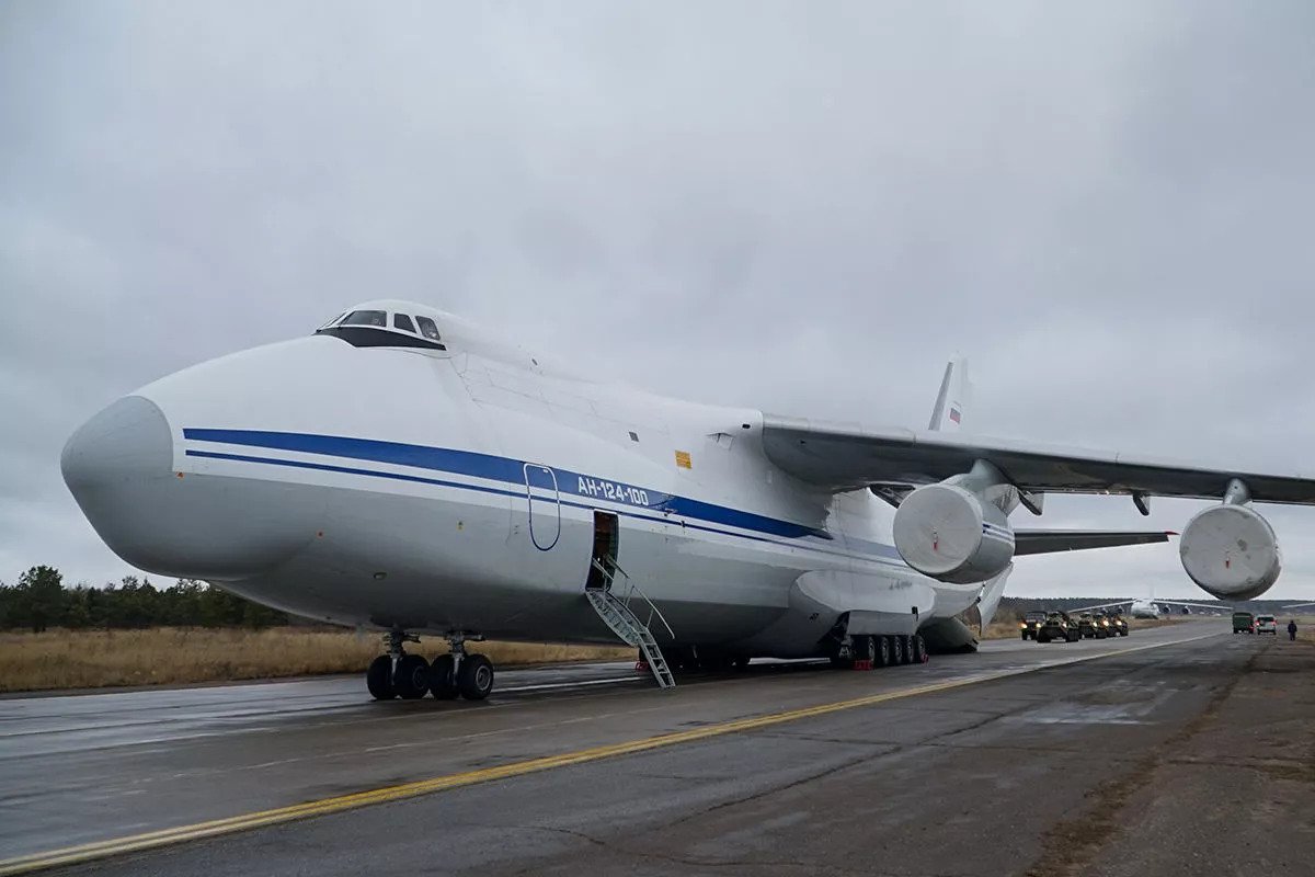 طائرات النقل الإستراتيجي الروسية من طراز  "أن – 124" (سبوتنيك)