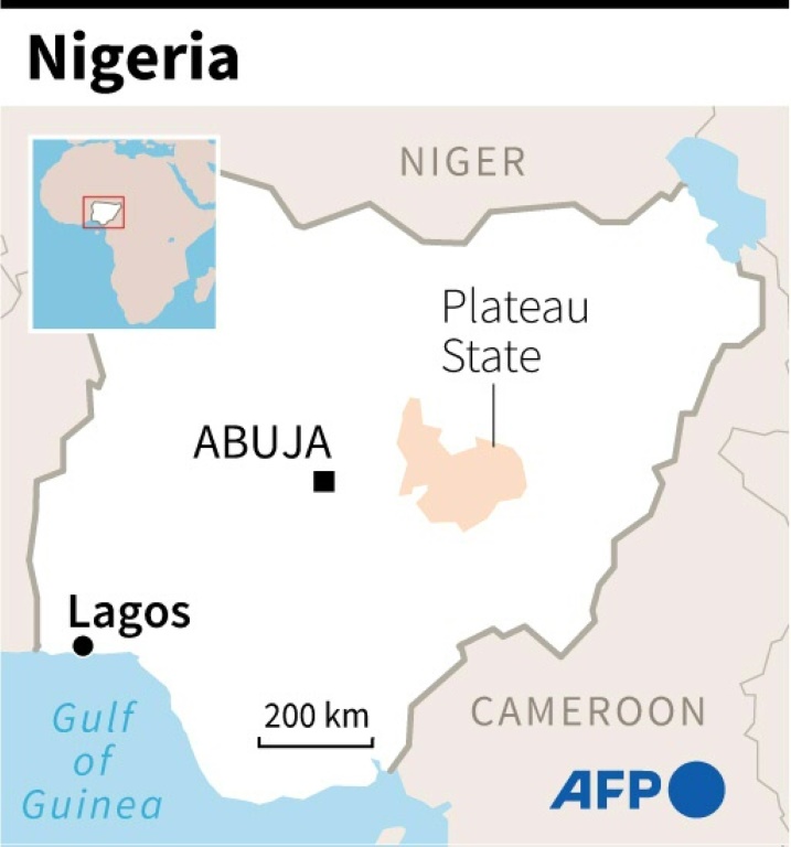 خريطة لنيجيريا تحدد موقع ولاية الهضبة حيث قُتل ما لا يقل عن 160 شخصًا في هجوم يوم السبت. (ا ف ب)