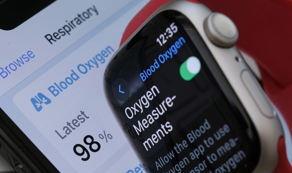 تتهم شركة Masimo Corp لصناعة الأجهزة الطبية شركة Apple بانتهاك 