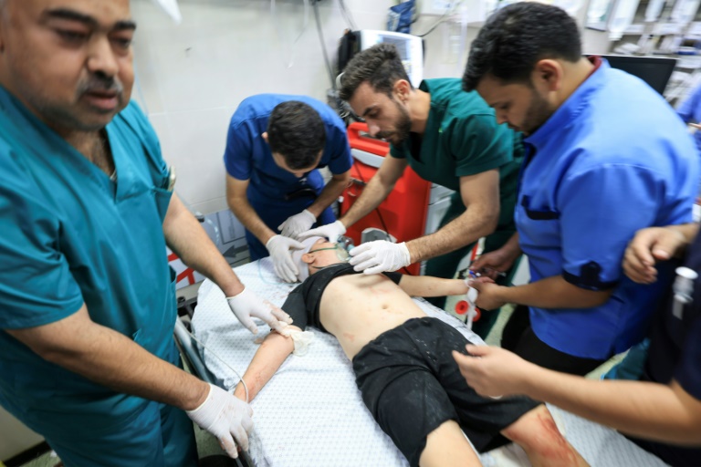 طفل فلسطيني مصاب جراء العدوان الاسرائيلي على غزة (ا ف ب)