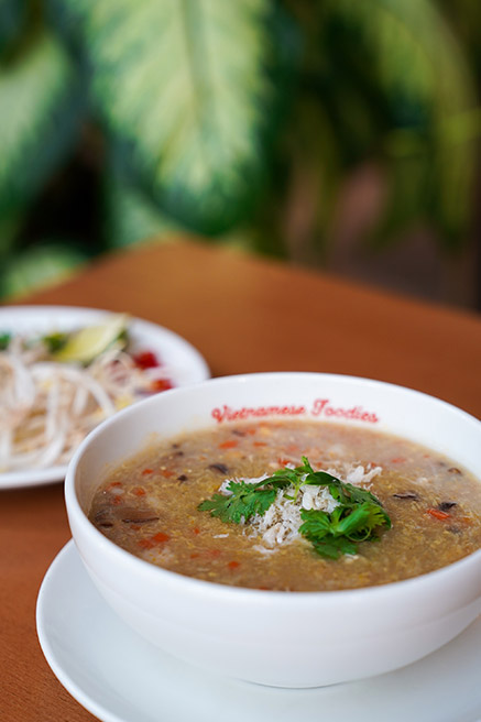 شوربة رويال البحرية مع الجمبري والسلطعون(الاسرة)