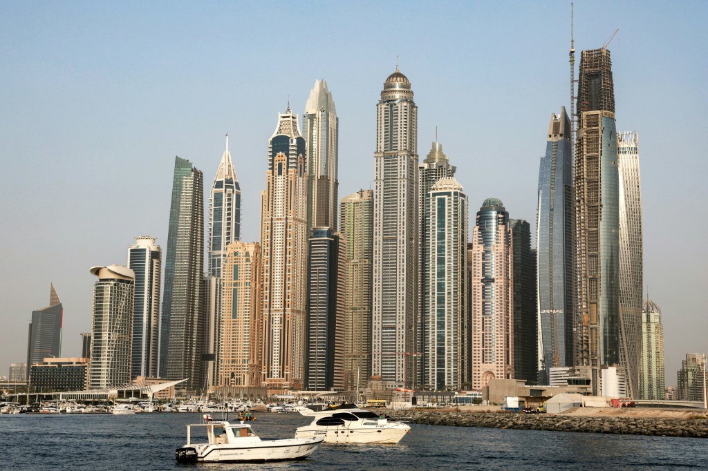 مشهد عام من مارينا دبي في الإمارات العربية المتحدة في 27 تموز يوليو 2023 (ا ف ب)