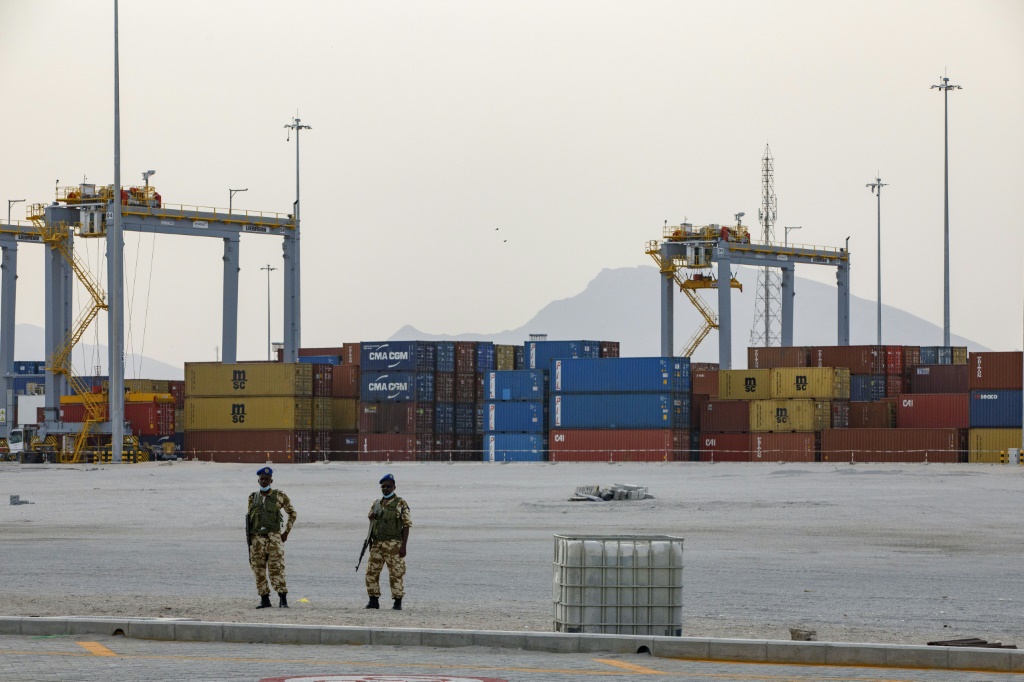 ويوفر ميناء بربرة في أرض الصومال قاعدة أفريقية عند مدخل البحر الأحمر وبوابة قناة السويس (أ ف ب)   