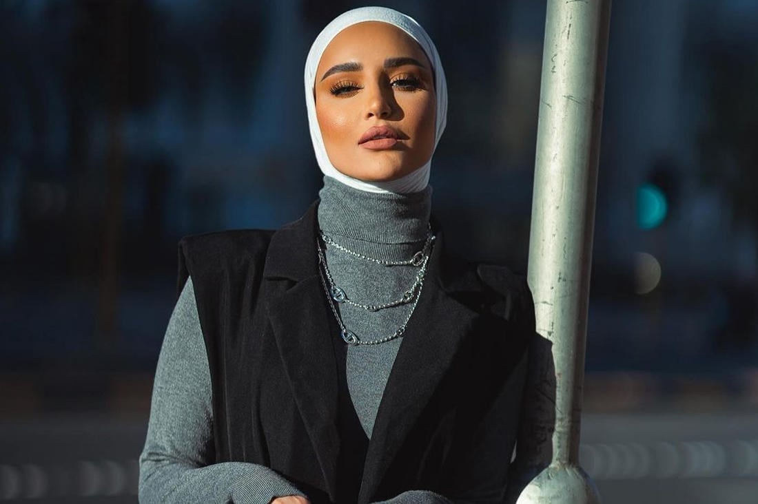 اطلالات الفاشينيستا المحجبات هذا الأسبوع دروس في الأناقة.. استوحي منها (الجميلة)