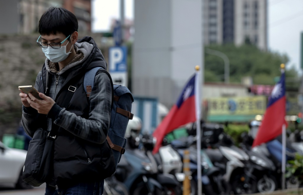 تعرضت تايوان لموجة من المعلومات المضللة قبل الانتخابات الرئاسية المقررة يوم السبت، والتي استهدفت بشكل كبير المرشحين الذين تعارضهم الصين.(ا ف ب)