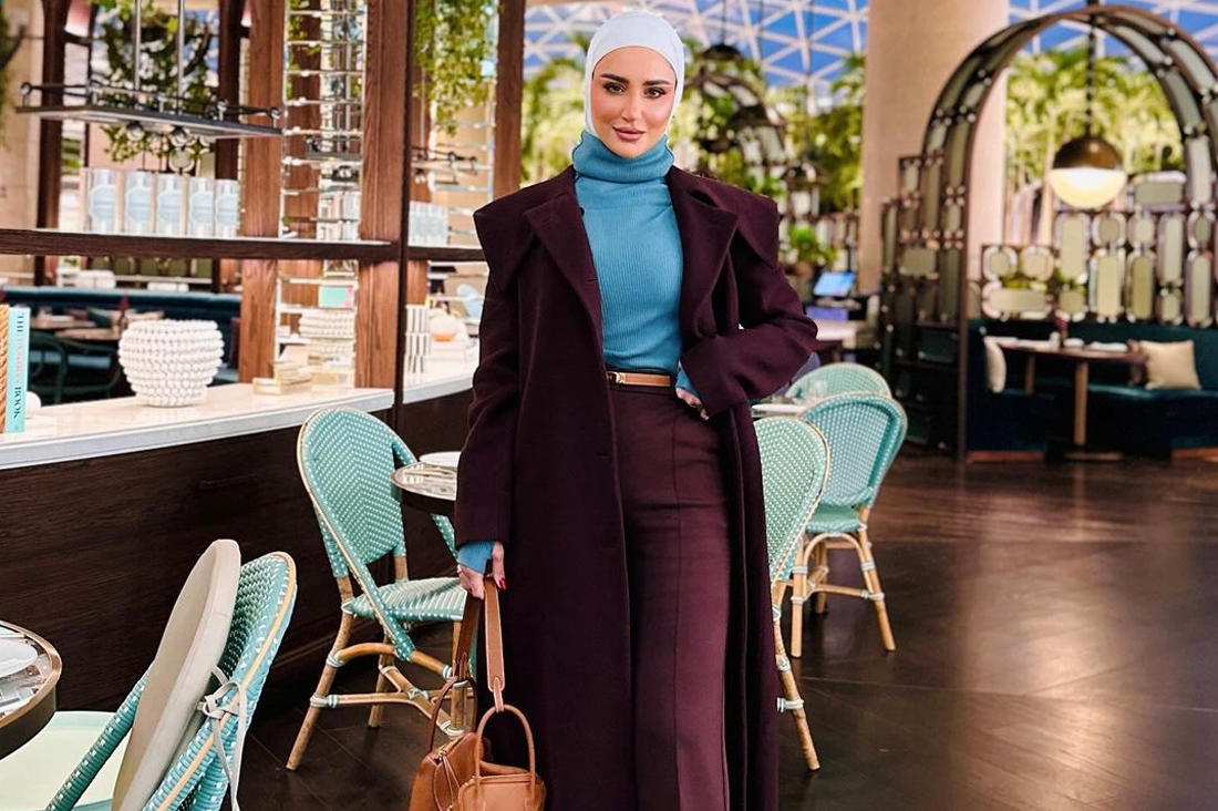 أسرار تنسيق معاطف نسائية طويلة للمحجبات على طريقة الفاشينيستا (الجميلة)