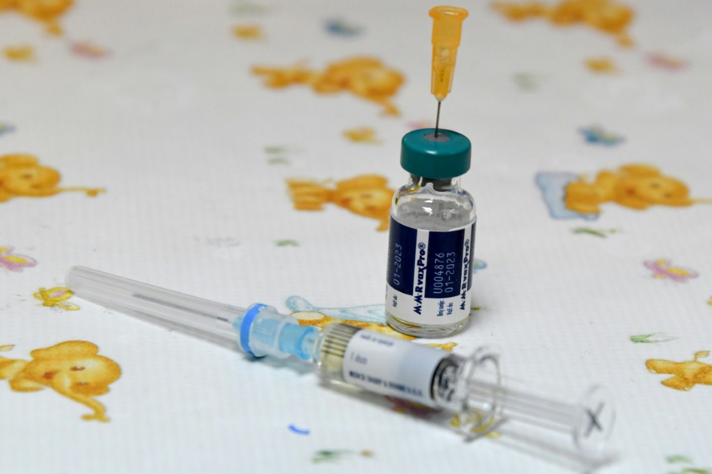 صورة التقطت في 16 كانون الثاني/يناير 2020 للقاح ضد الحسبة في أحد مستشفيات مونتينيغرو. (ا ف ب)