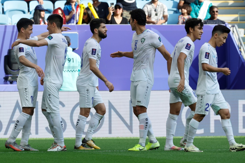 بلغت أوزبكستان ربع نهائي كأس آسيا للمرة الخامسة في تاريخها (ا ف ب)