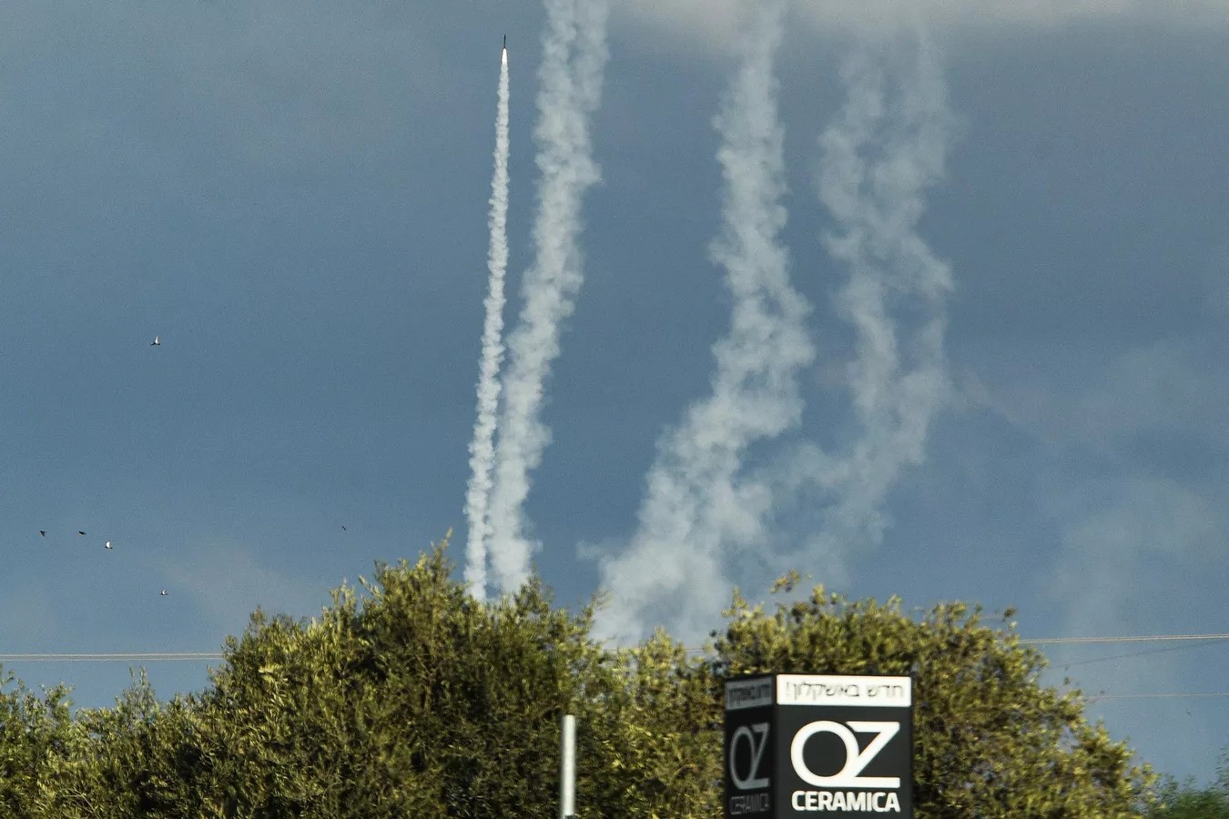 تداعيات القصف الصاروخي لـحماس في عسقلان، غلاف غزة (سبوتنيك)