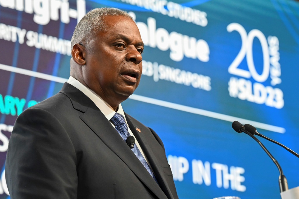 وزير الدفاع الأميركي لويد أوستن في قمة شانغريلا بسنغافورة في 3 حزيران/يونيو 2023 (ا ف ب)