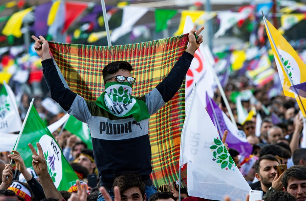 وساعد الحزب الرئيسي المؤيد للأكراد في تركيا المعارضة على الفوز بالسلطة في إسطنبول عام 2019 (أ ف ب)   