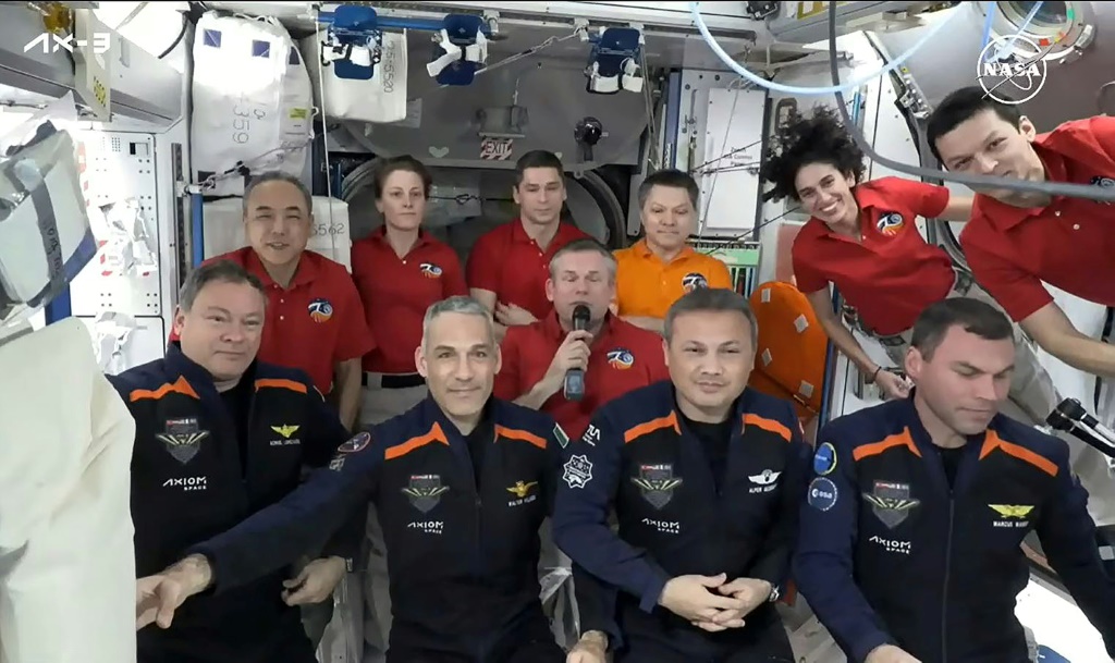 أعضاء مهمة "اكس-3" في المقدمة على متن محطة الفضاء الدولية بتاريخ 20 كانون الثاني/يناير 2024 (أ ف ب)   