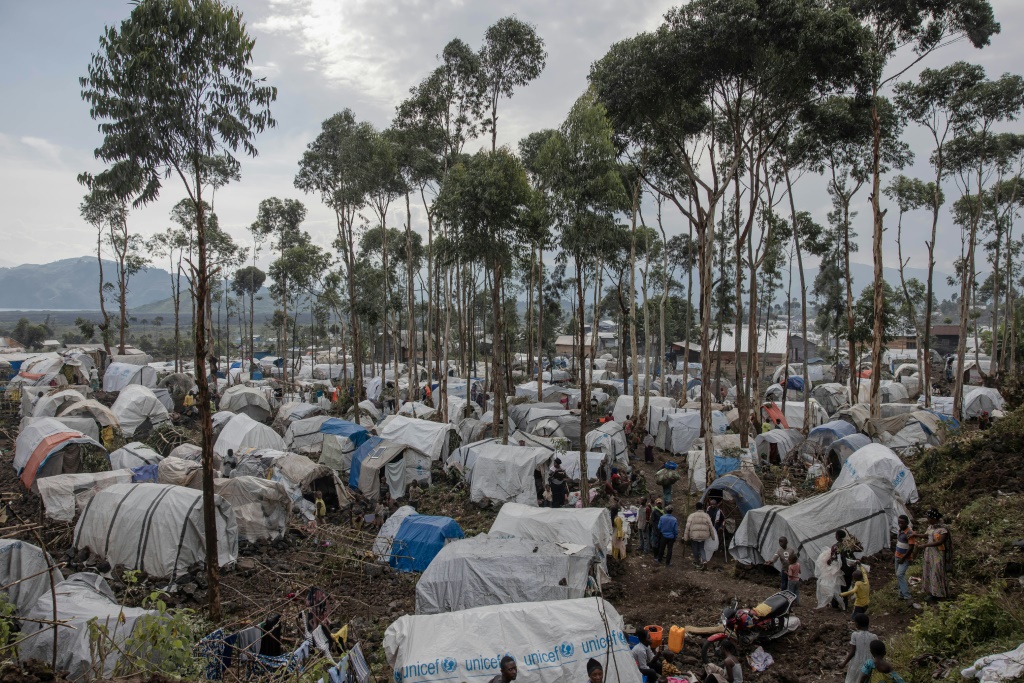 مخيم عشوائي للنازحين على بعد بضعة كيلومترات عن وسط غوما بشرق الكونغو الديموقراطية، في 16 شباط/فبراير 2024 (ا ف ب)