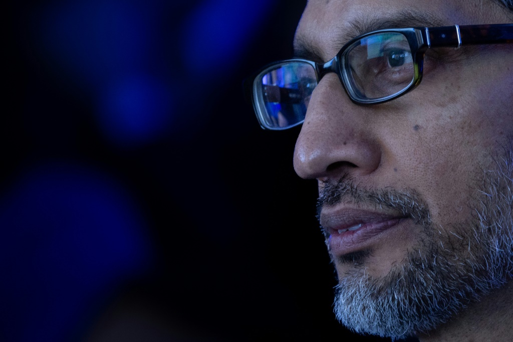 قال الرئيس التنفيذي لشركة Google، ساندر بيتشاي، إن الشركة تعمل "على مدار الساعة" لإصلاح المشكلات في تطبيق Gemini AI الخاص بها (ا ف ب)