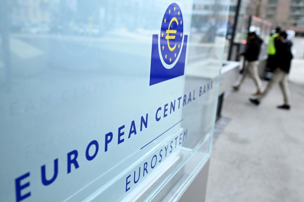 من المقرر أن يبقي البنك المركزي الأوروبي أسعار الفائدة ثابتة للاجتماع الرابع على التوالي (ا ف ب)   