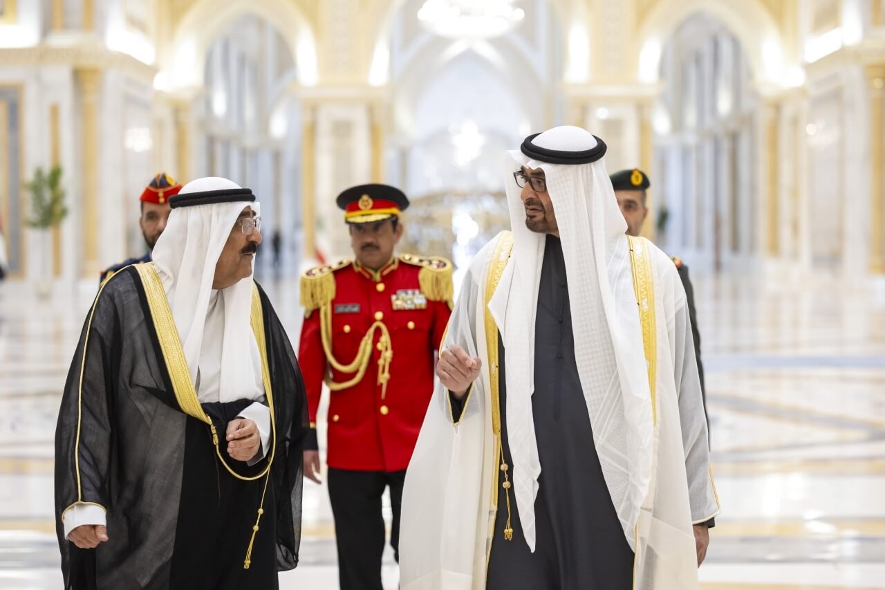(البيان)