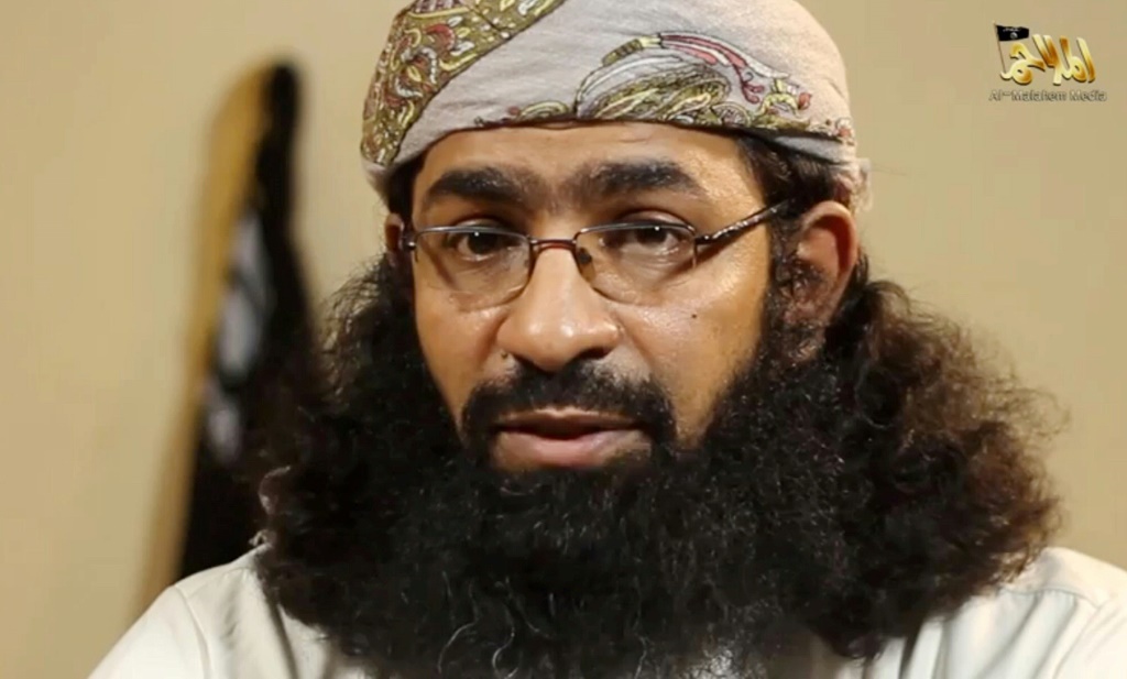 لقطة من فيديو لمؤسسة "الملاحم" للانتاج الإعلامي بث في 16 حزيران/يونيو 2019 تظهر على ما يبدو خالد باطرفي زعيم تنظيم القاعدة في جزيرة العرب (ا ف ب)