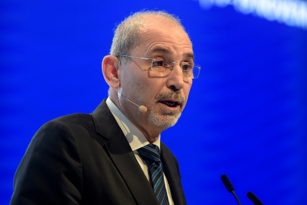 وزير الخارجية الأردني أيمن الصفدي خلال منتدى حوار المنامة في البحرين في 18 تشرين الثاني/نوفمبر 2023 (ا ف ب)