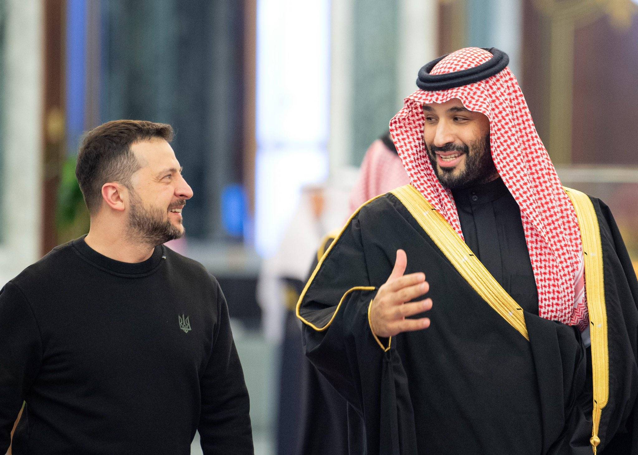 الأمير محمد بن سلمان ولي العهد السعودي لدى استقباله الرئيس الأوكراني فولوديمير زيلينسكي بالرياض في فبراير الماضي (واس)